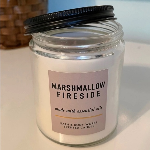 Bath & Body Works Other - Bath and Body Works Marshmallow Fireside Single-Wick Candle
